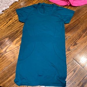 Lululemon swiftly tech short sleeve size 4